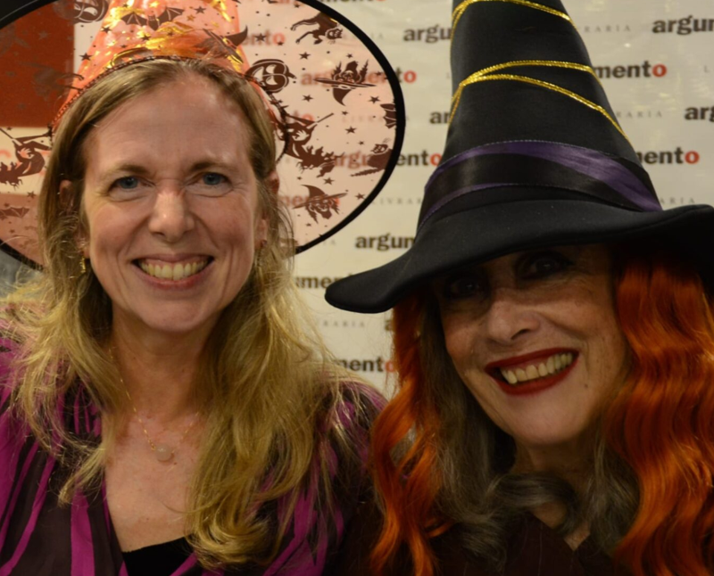 Flávia Lins e Silva faz ‘maratona’ de autógrafos na Bienal